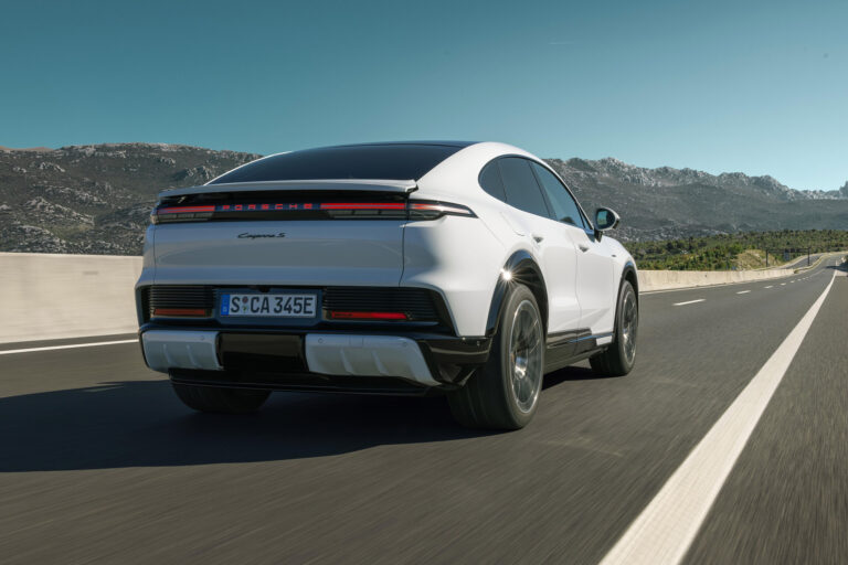 porsche-cayenne-4-coupe-electric-s-666-ch-143580.jpg