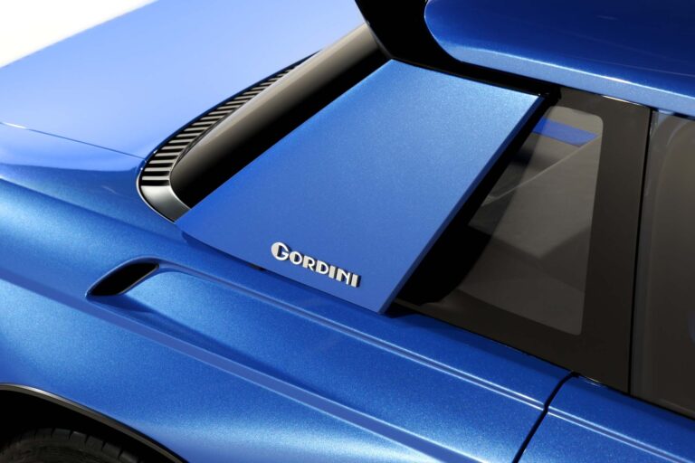 renault-r8-26969-4.jpg
